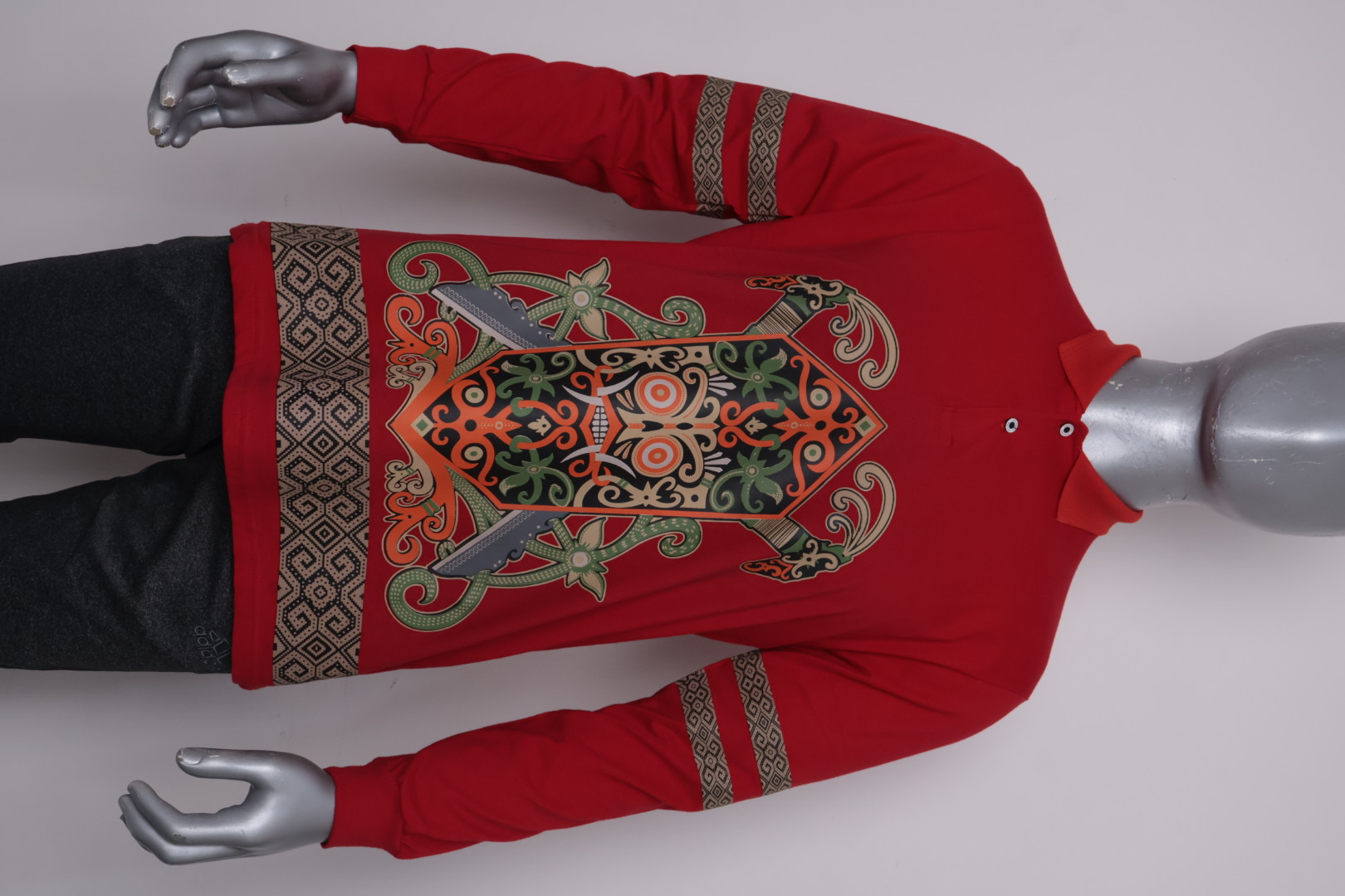 Polo Dayak Telawang Mandau Abdul Combed 24s Merah Cabe (Panjang)