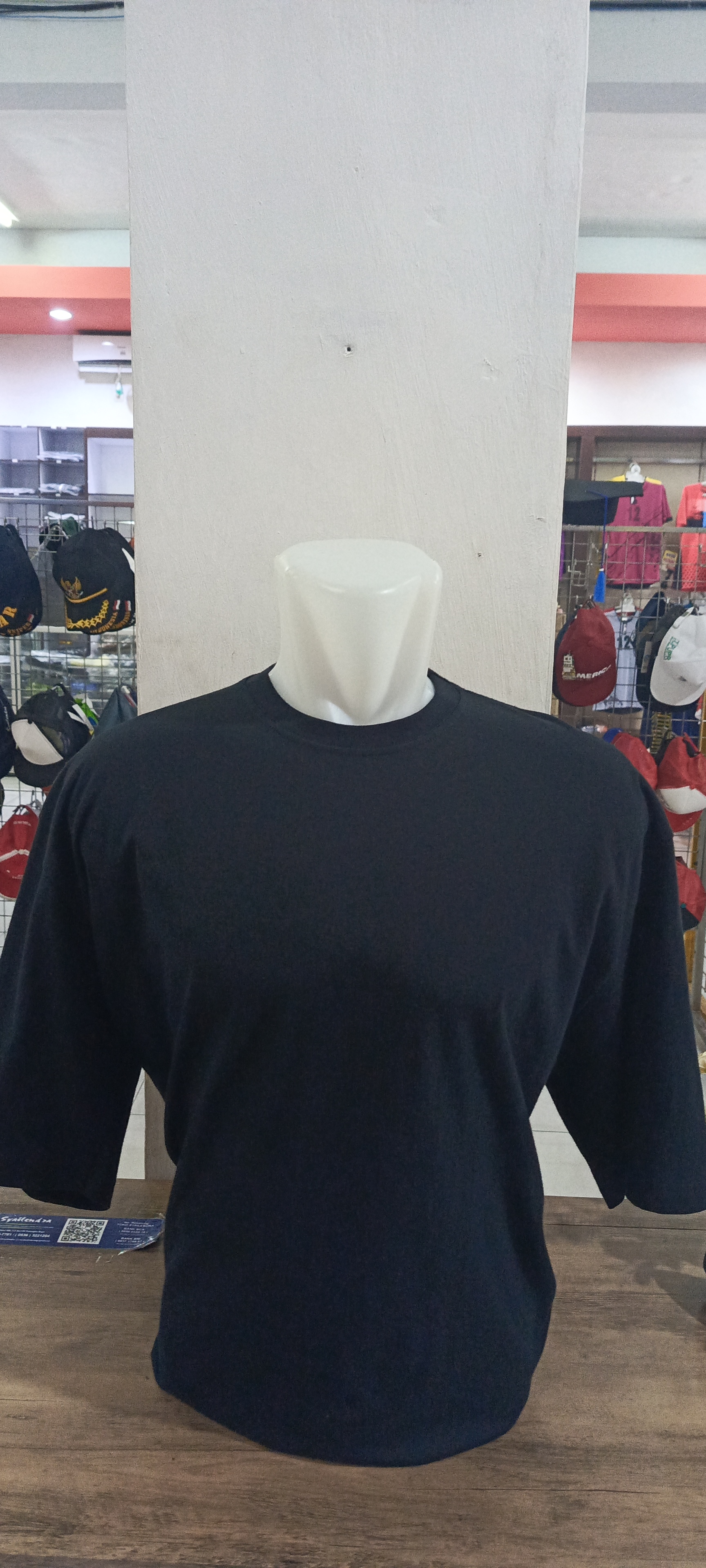 kaos Oblong Ellanor Combed 24s Hitam (Pendek)